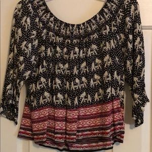 So cute! Love the pattern of this shirt